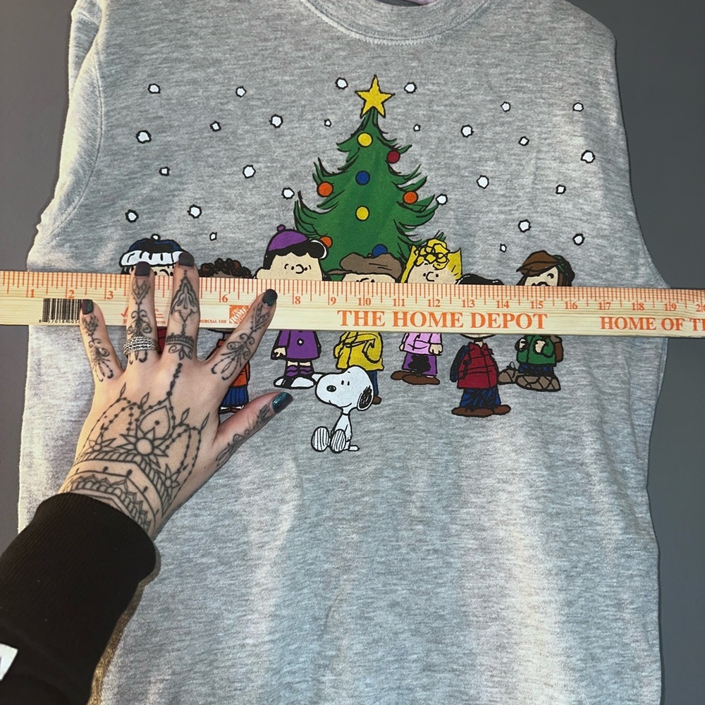 Peanuts Snoopy Charlie Brown Christmas Sweatshirt Gray Holiday Size S - Picture 8 of 10